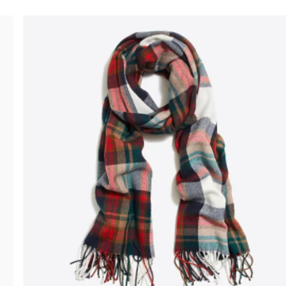NWOT Classic plaid scarf / ONE SIZE / WHITE JUNIPER PLAID